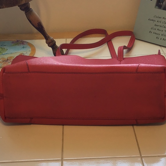 ‘Forever 21’ Sturdy and Roomy Red Tote - Picture 3 of 10